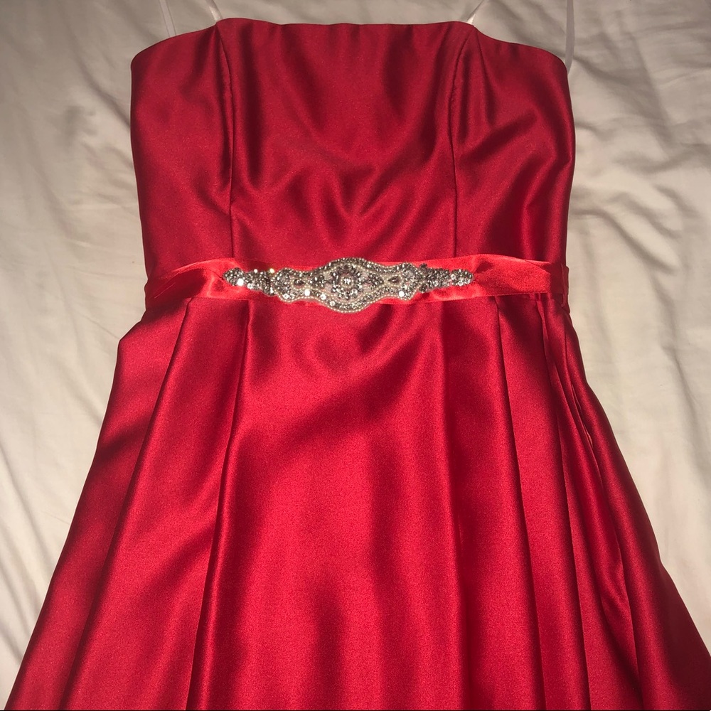 SHERRI HILL RED PROM DRESS